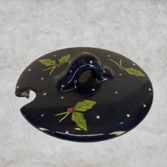 LAURIE GATES -- Christmas Soup Tureen with Lid & Ladle, Serving Bowl, Collection - Picture 8 of 12